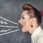 Кричать на сотрудников